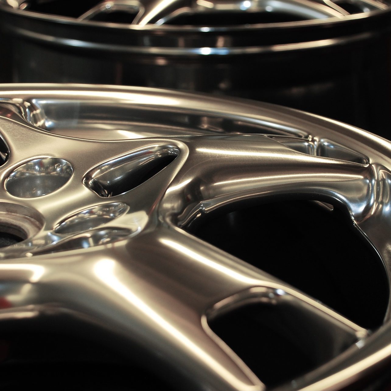 Alloy wheel polishing