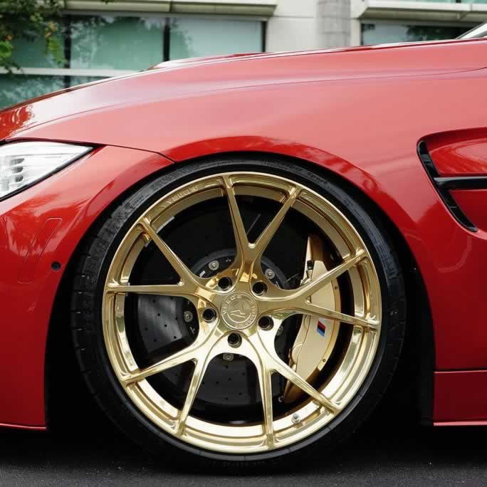 gold-painted alloy-wheels